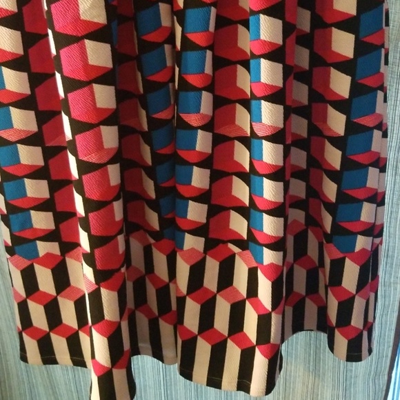 Bright Amelia - Picture 3 of 3